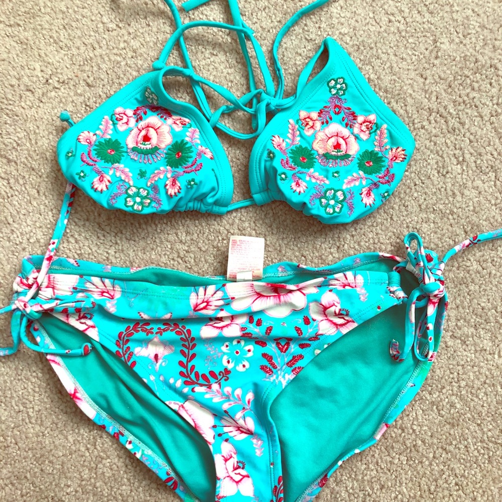 Floral bikini. Very cute and comfortable.